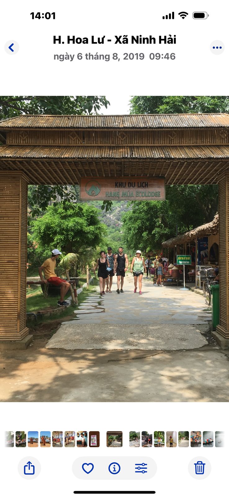 Ruderboot auf dem Fluss bei Hoa Lu